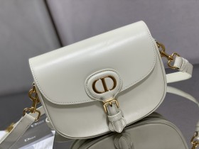 Handbag   Dior  size 22*17*6 cm