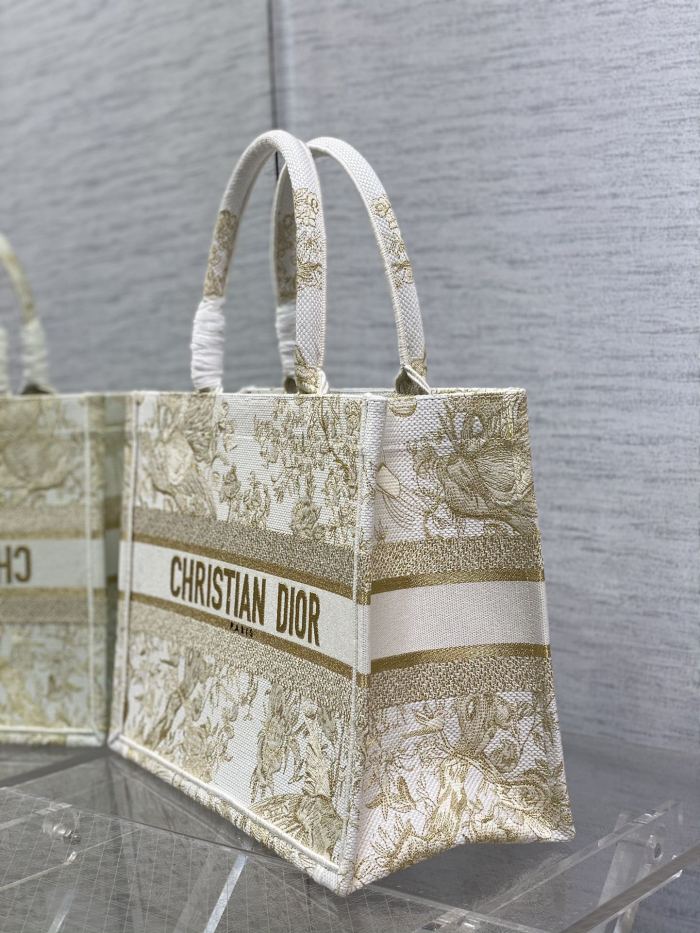 Handbag   Dior   size 36*18*28 cm