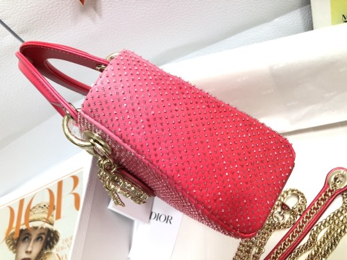   Handbag   Dior  M0505  size  17×15×7 cm