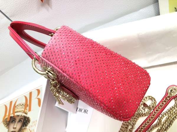   Handbag   Dior  M0505  size  17×15×7 cm