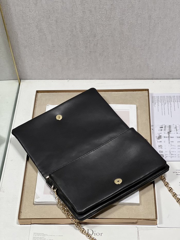  Handbag   Dior  5136  size  24×15×7 cm