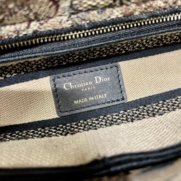 Handbag   Dior  9027  size  24*20*11  cm