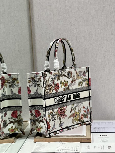 Handbag  Dior 1286  size  41*32 cm