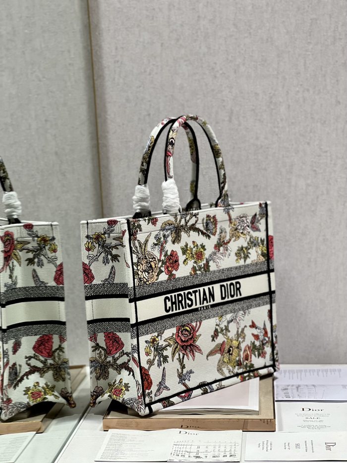 Handbag  Dior 1286  size  41*32 cm