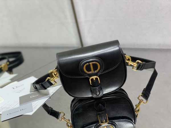 Handbag   Dior size  18*14*5 cm
