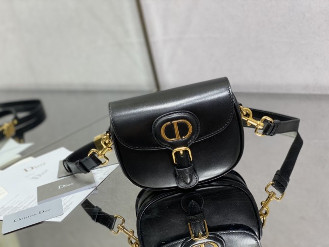 Handbag   Dior size  18*14*5 cm