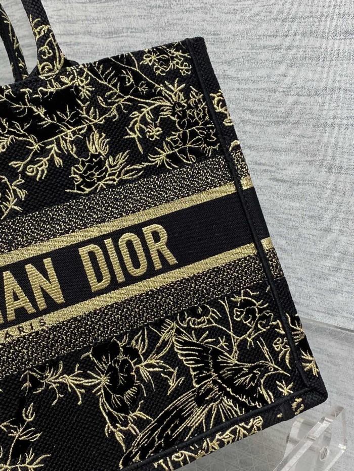 Handbag   Dior  size  36*18*28 cm