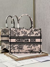 Handbag  Dior  1286  size 36×28  cm