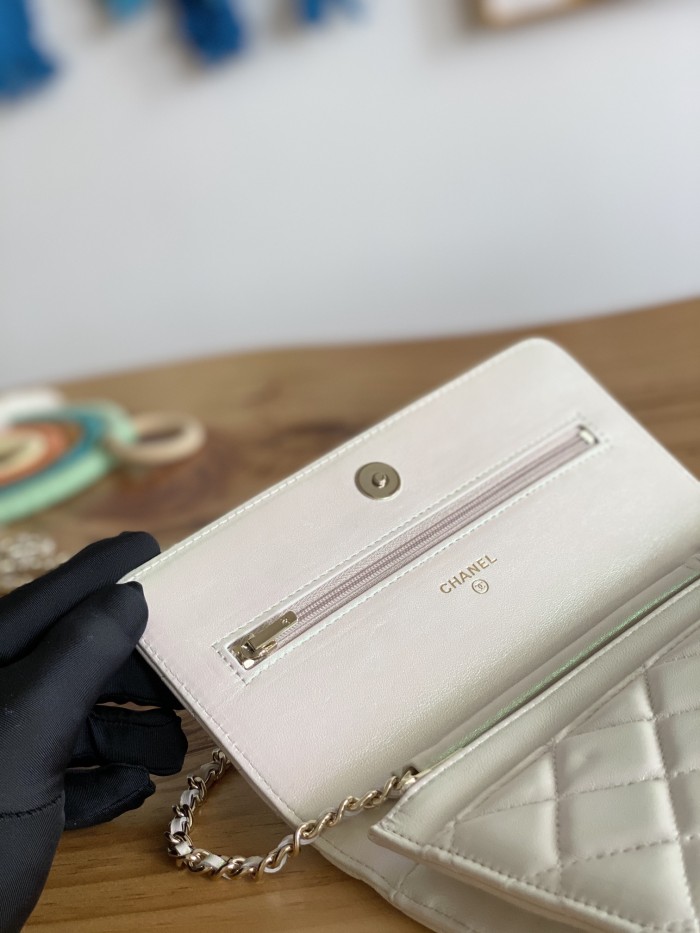 Handbag   Chanel  0250  size  19 cm