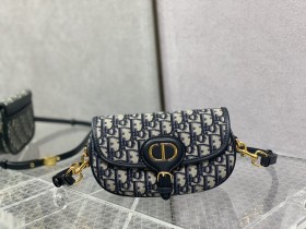 Handbag   Dior  size 21*5*12 cm