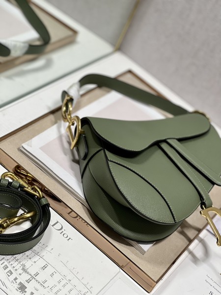 Handbag   Dior  3397  size 19.5×16×6.5 cm