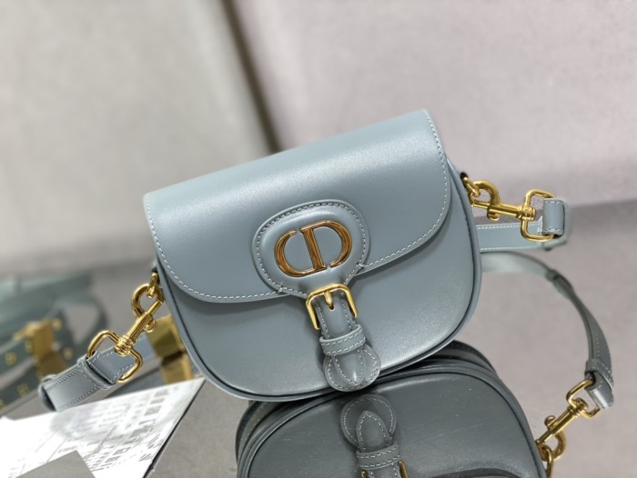 Handbag   Dior  size  18*14*5 cm