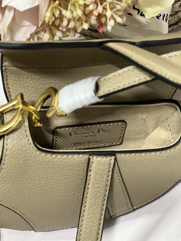 Handbag   Dior  3067 size 12 x 7.5 x 5  cm