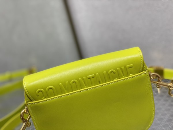 Handbag   Dior  size  18*14*5 cm