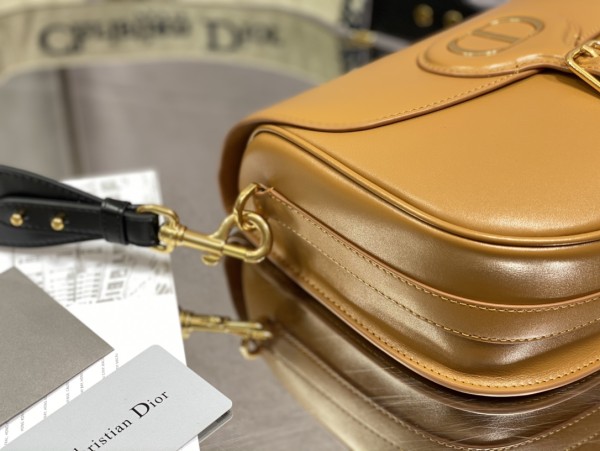 Handbag   Dior  size 27*18*19.5 cm