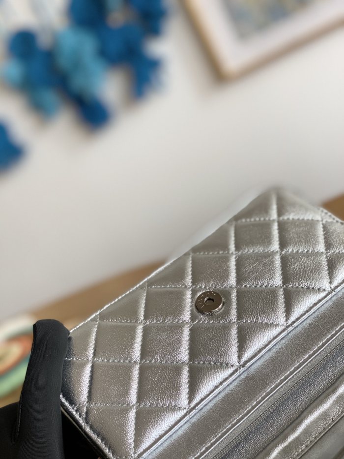 Handbag   Chanel  0250  size  19 cm