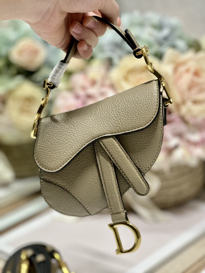 Handbag   Dior  3067 size 12 x 7.5 x 5  cm