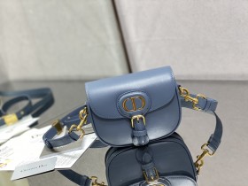 Handbag   Dior  size  18*14*5 cm