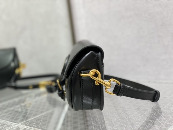 Handbag   Dior  size 21*5*12 cm