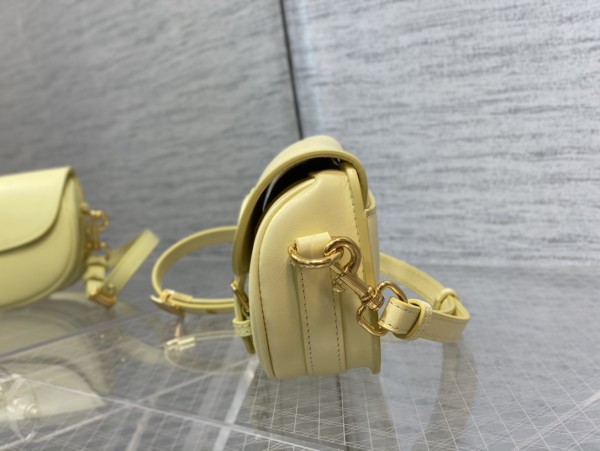 Handbag   Dior  size  21*5*12 cm