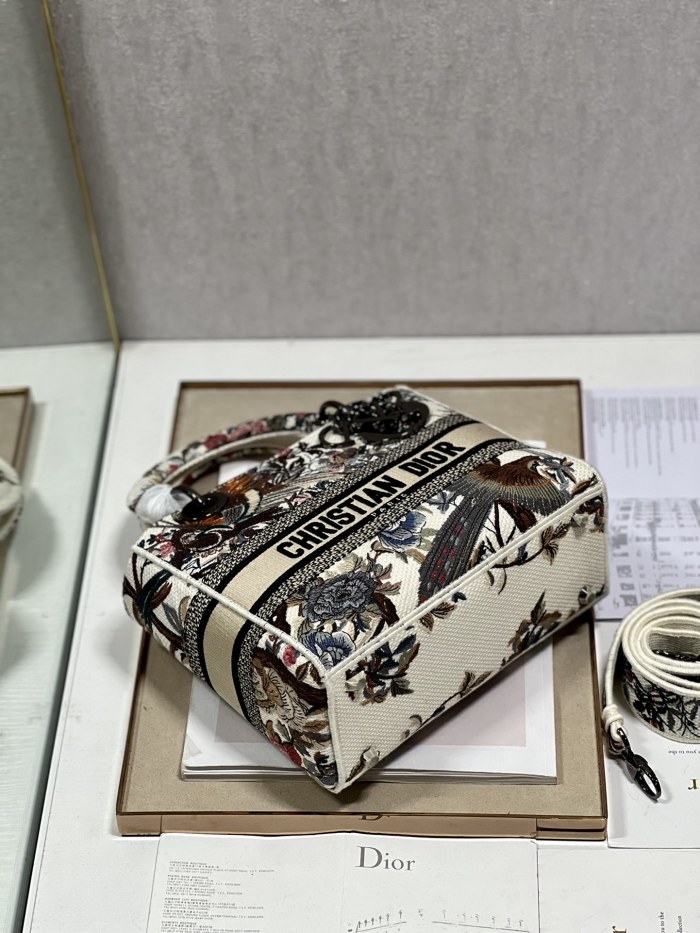 Handbag   Dior  9027  size  24*20*11 cm