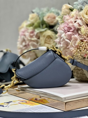 Handbag   Dior  3067  size 12 x 7.5 x 5  cm