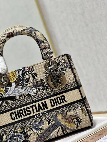 Handbag   Dior  9027  size  24*20*11  cm