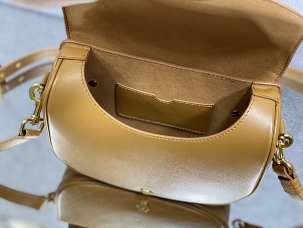 Handbag   Dior  size  22*17*6 cm