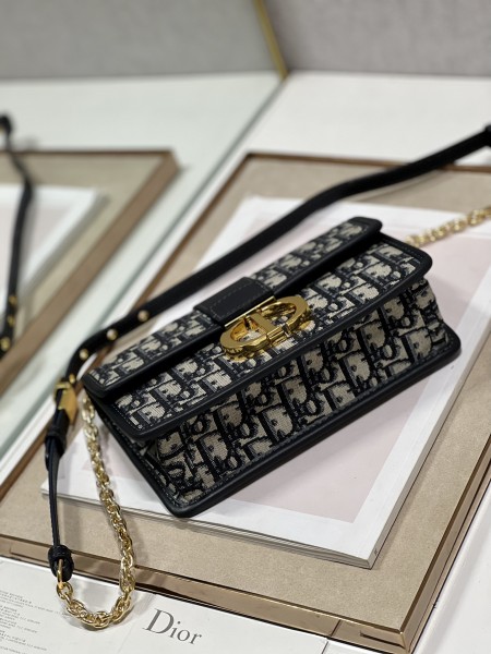 Handbag   Dior  9334  size  21.5×12×6 cm