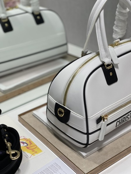  Handbag   Dior 6202  size  34×18×15 cm