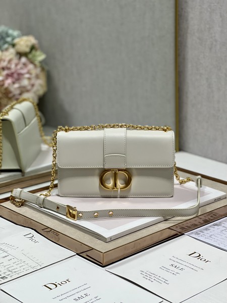 Handbag   Dior  size 9334  size 21.5×12×6 cm