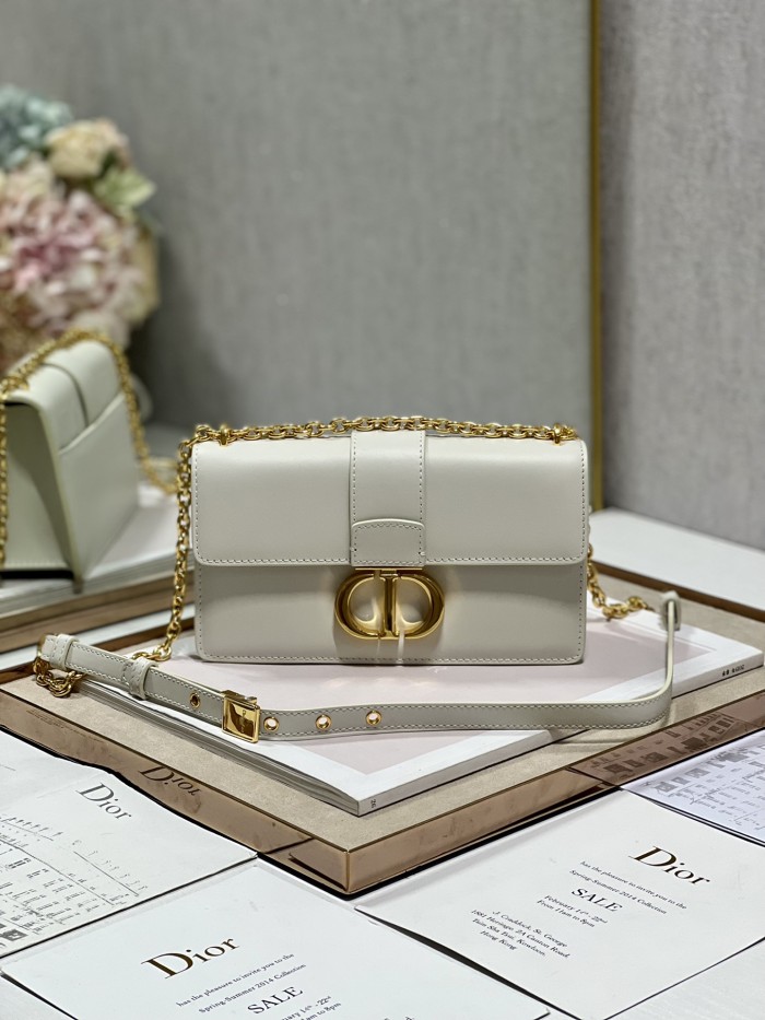 Handbag   Dior  size 9334  size 21.5×12×6 cm