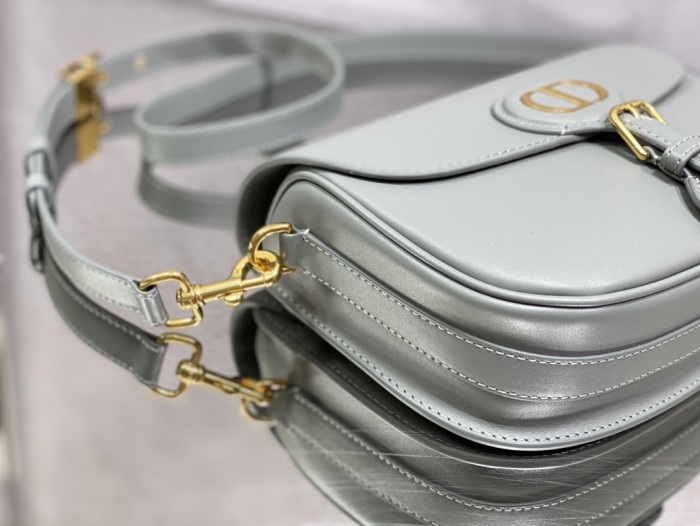 Handbag   Dior  size  22*17*6 cm