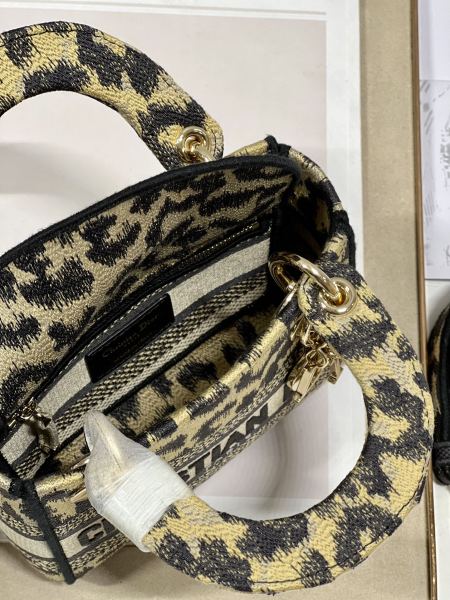 Handbag   Dior   9028  size  17×7.5×14 cm