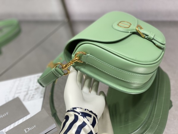 Handbag   Dior  size  22*17*6 cm