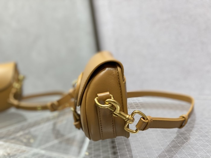 Handbag   Dior  size  21*5*12 cm