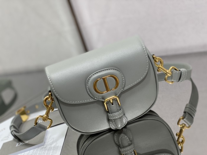 Handbag   Dior size 18*14*5 cm