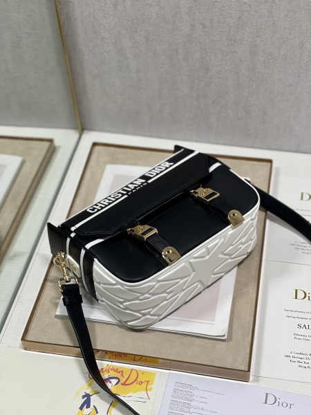 Handbag   Dior  6619  size  24×9.5×19 cm