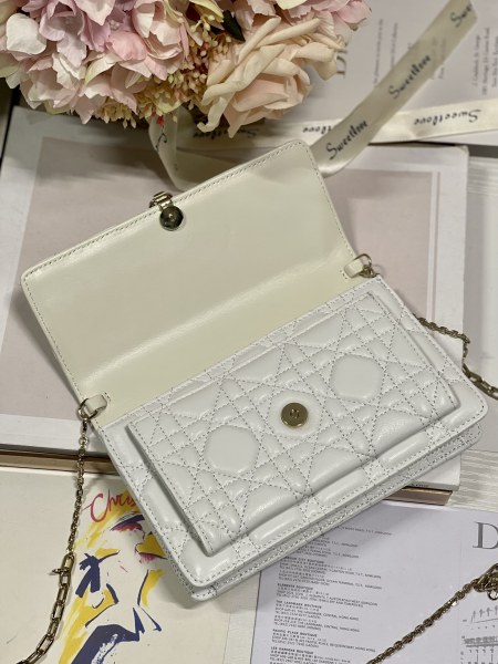 Handbag   Dior  0937  size  19.5×12.5×5 cm