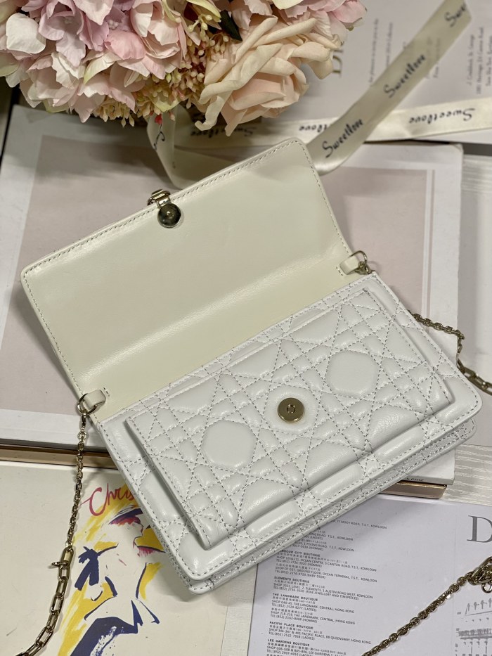 Handbag   Dior  0937  size  19.5×12.5×5 cm