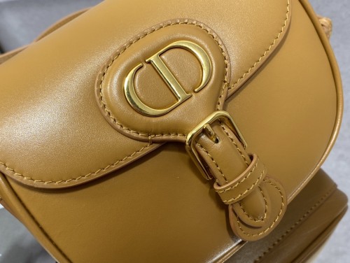 Handbag   Dior size  18*14*5 cm