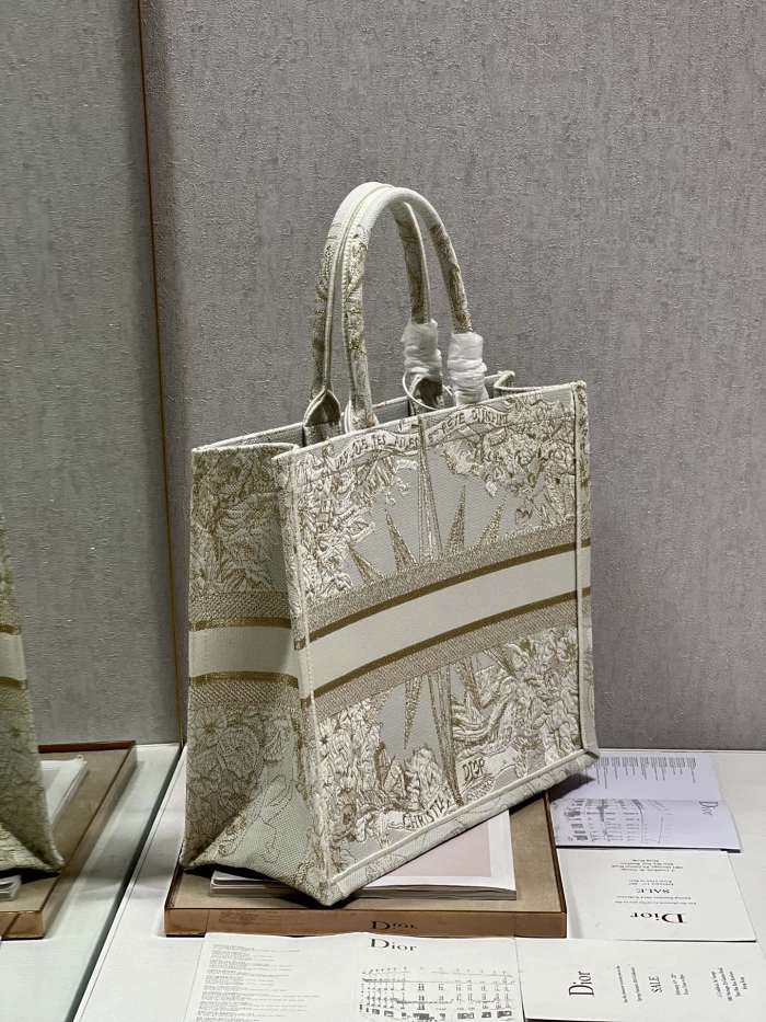 Handbag   Dior  1286  size  41*32 cm