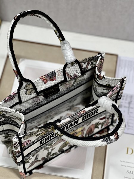 Handbag  Dior  1265  size  26.5×21×14 cm