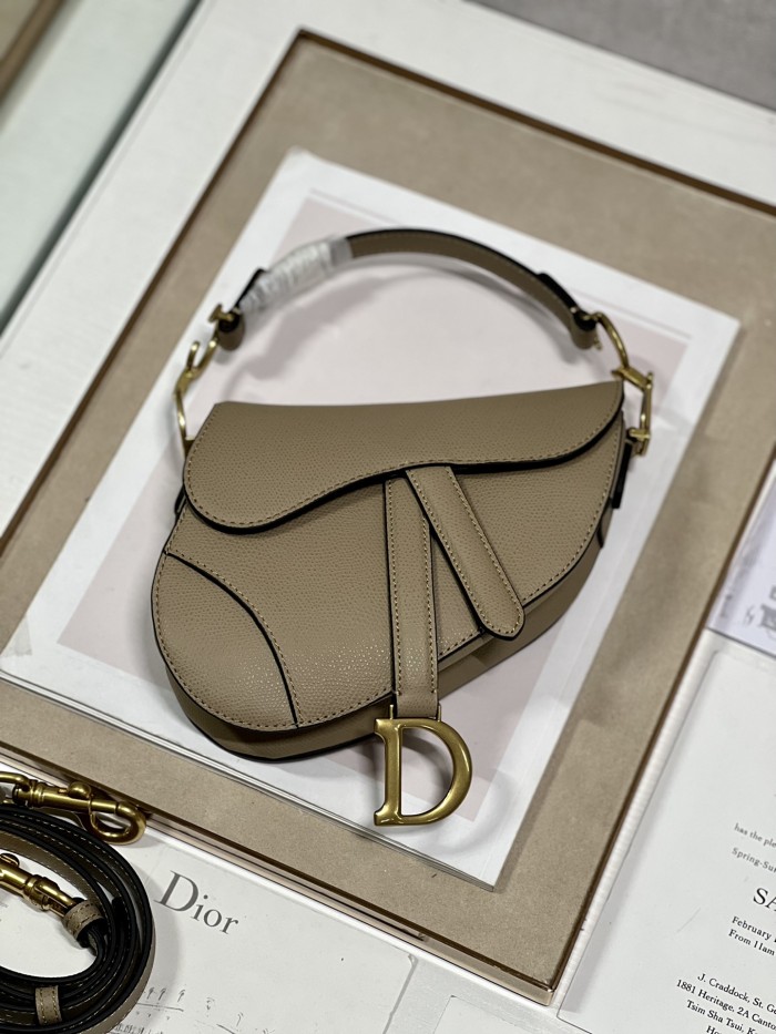 Handbag   Dior   3397  size 19.5×16×6.5 cm