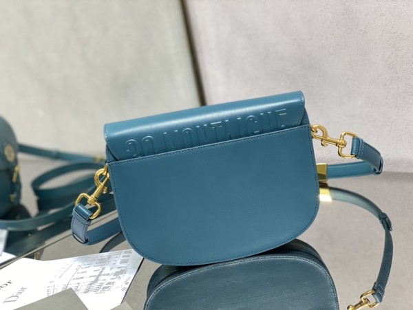 Handbag   Dior  size  22*17*6 cm