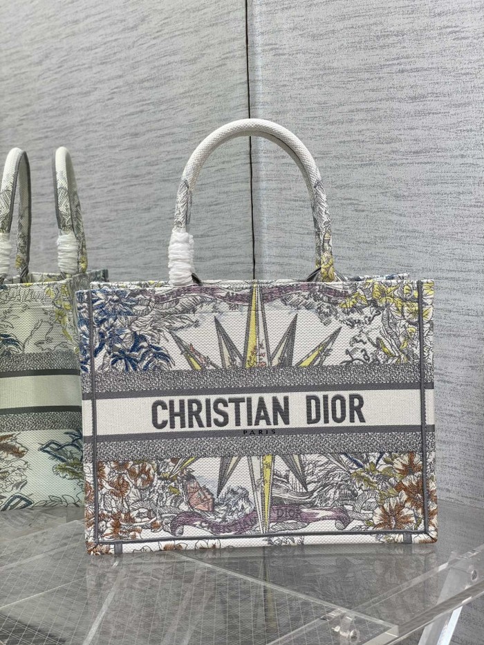 Handbag   Dior  size  36*18*28 cm