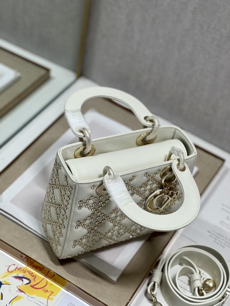 Handbag   Dior  0531  size  20×16.5×8 cm