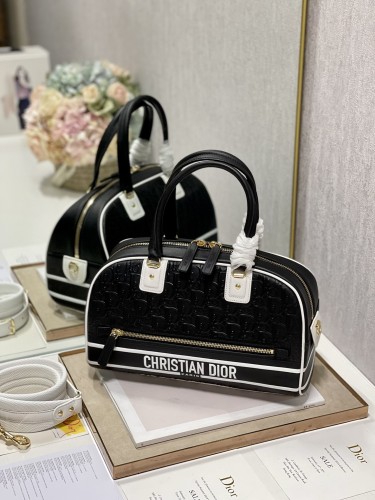  Handbag   Dior  6202  size  34×18×15 cm