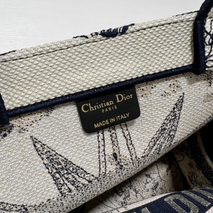 Handbag   Dior  8001 size  36×28  cm