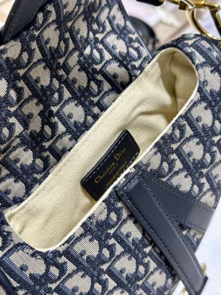 Handbag   Dior  3397  size  19.5×16×6.5  cm